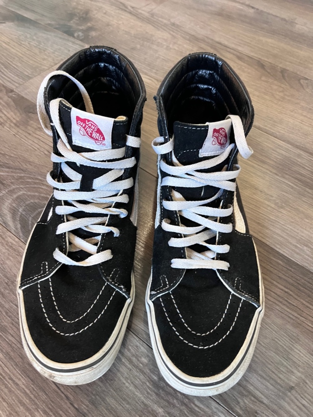 Vans Sk8-Hi Black and White High-Top Skate Sneakers size 9.5